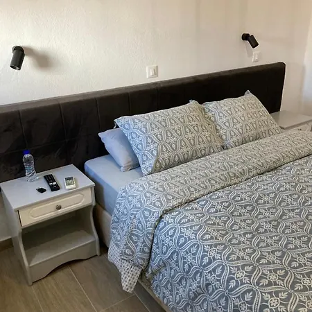 Apartment Sea Breeze 2