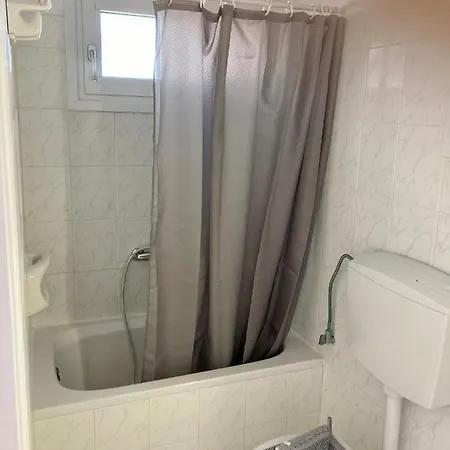 Apartment Sea Breeze 2 *