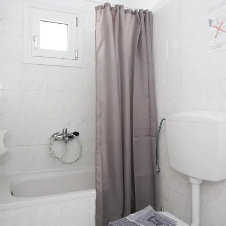 Apartment Sea Breeze 2 *