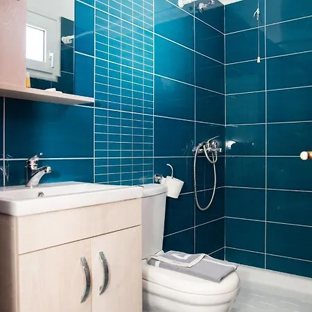 Sea Breeze 2 Apartment *