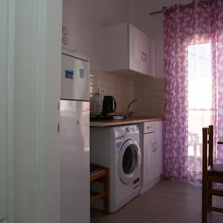 Sea Breeze 2 Apartment *