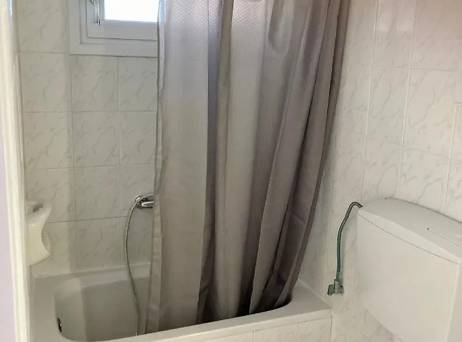 Апартаменты Sea Breeze 2 *