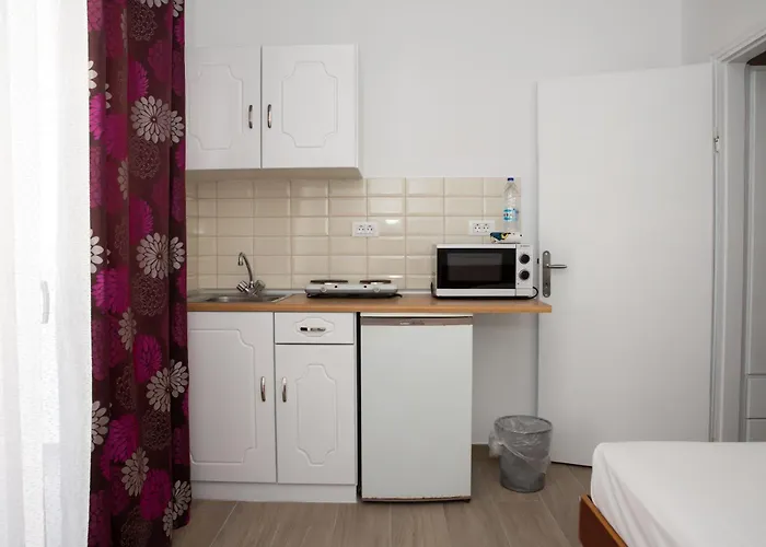 Апартаменты Sea Breeze 2 *